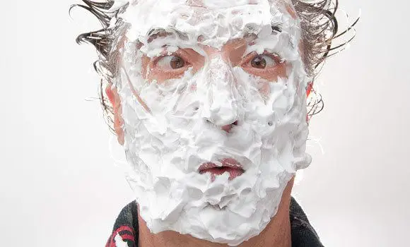 hoe gebruik je scheerschuim